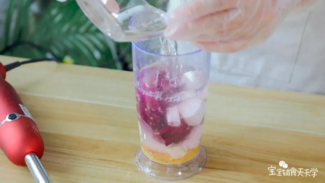 加300克清水搅拌成糊