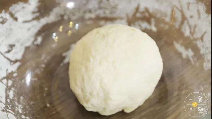 揉成光滑面团