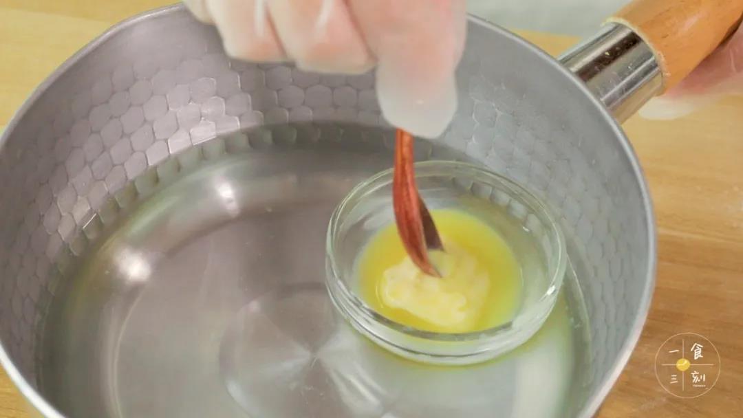黄油隔水融化备用