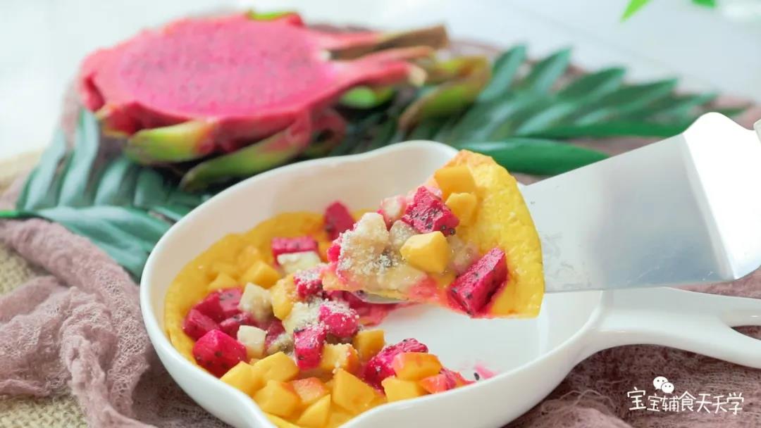 切开小块，宝宝可以手抓着吃，吃得可香了！还能锻炼抓握能力呢！