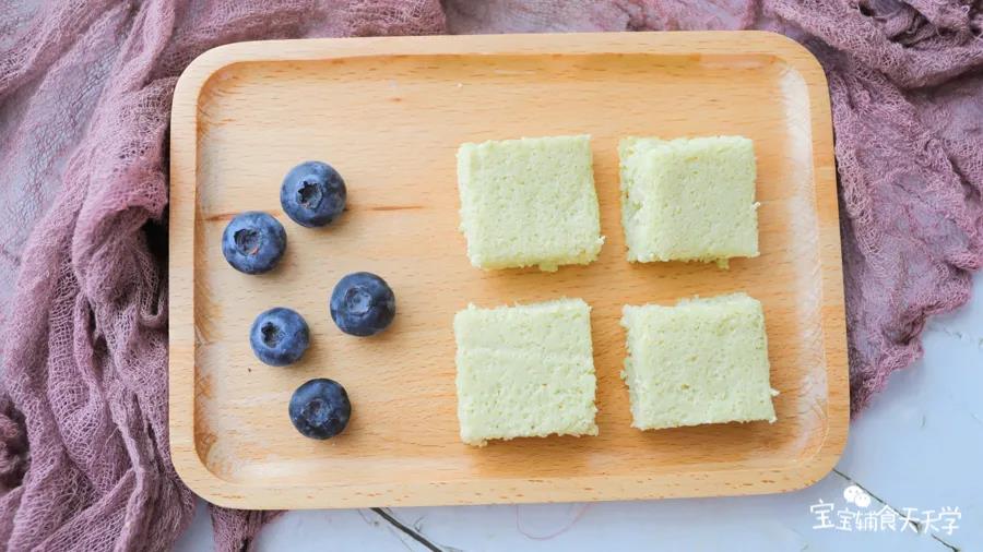 没有面粉的香甜松软糕点出锅了！