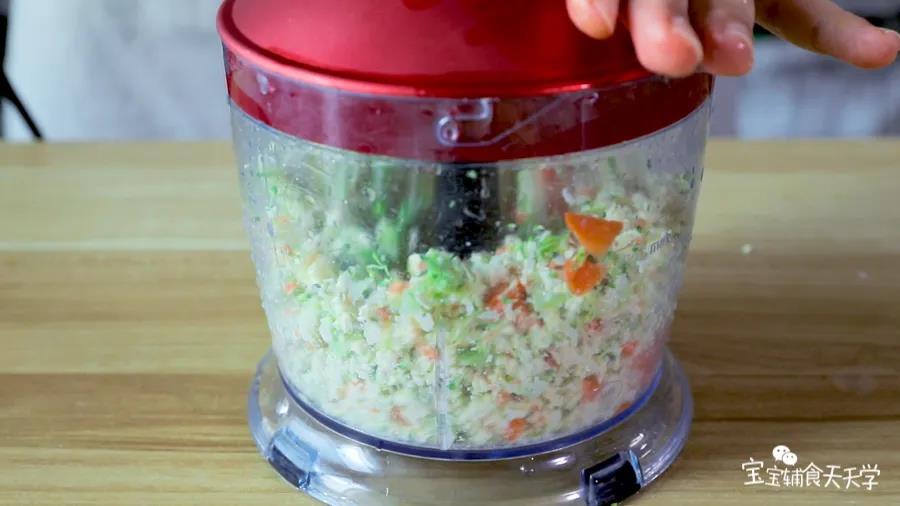 第3步：倒入适量清水打成有流动性的糊糊