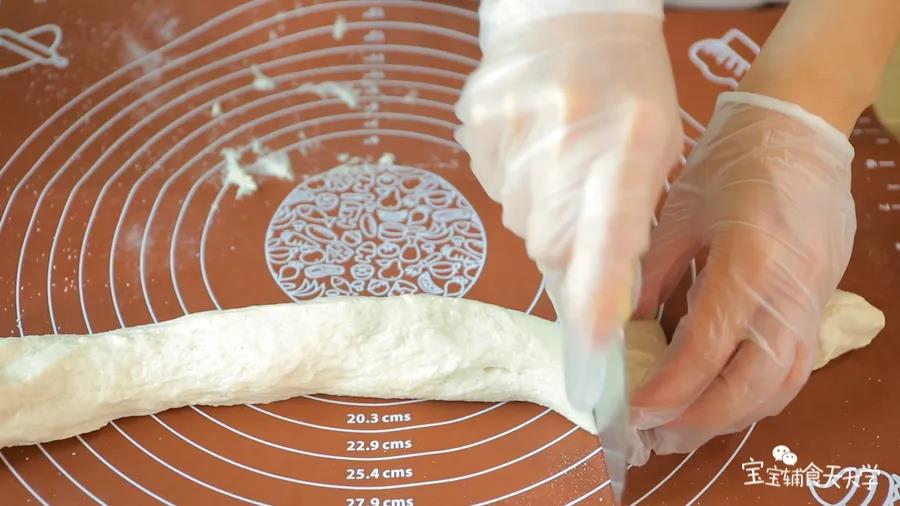 揉成长条切出墩子，擀开