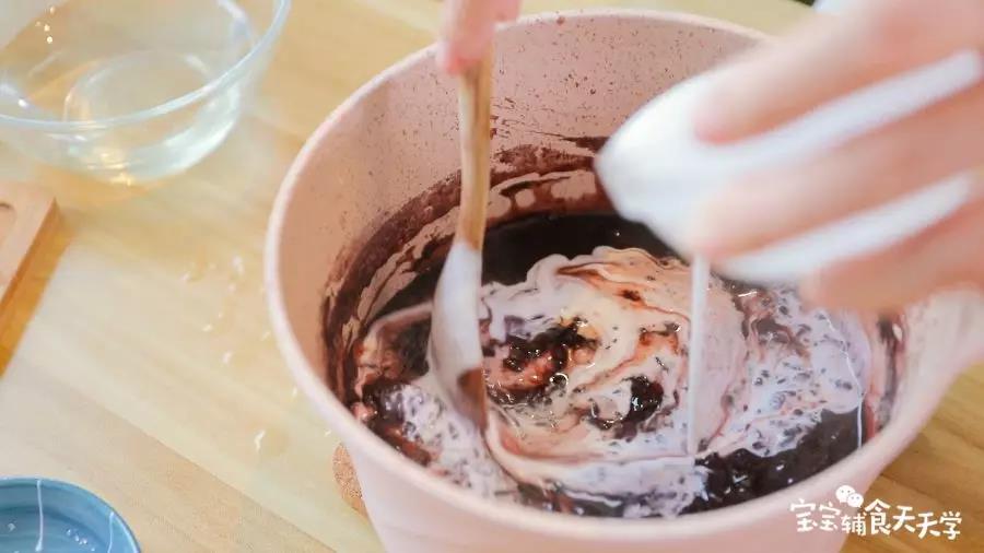 加入牛奶和椰浆