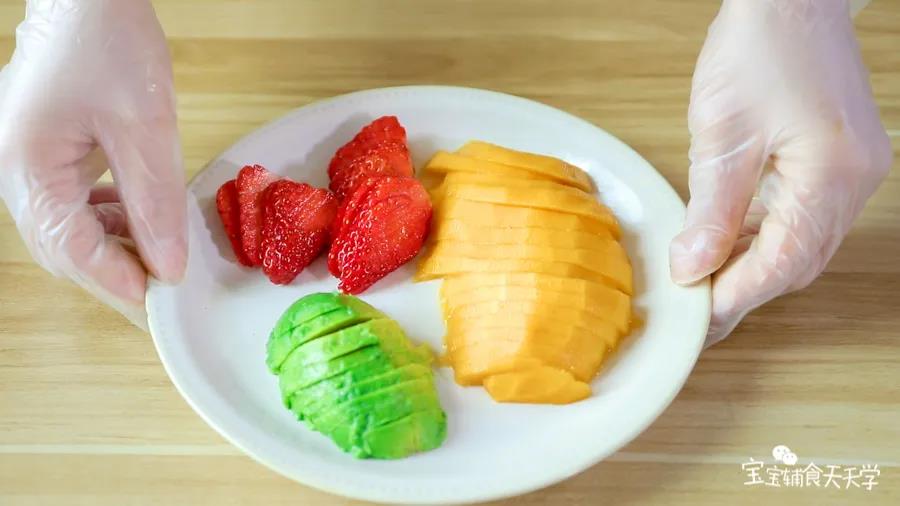 草莓切片、芒果切片、牛油果切片