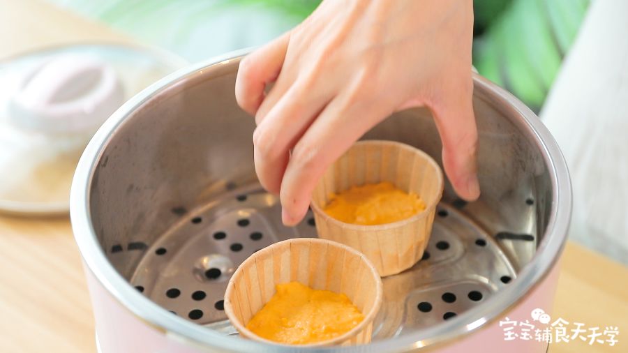 烧开蒸锅，熄火，放入发酵20分钟