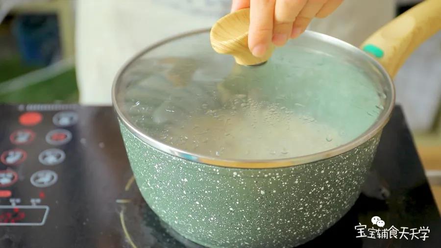 第8步：小火熬煮约10分钟即可