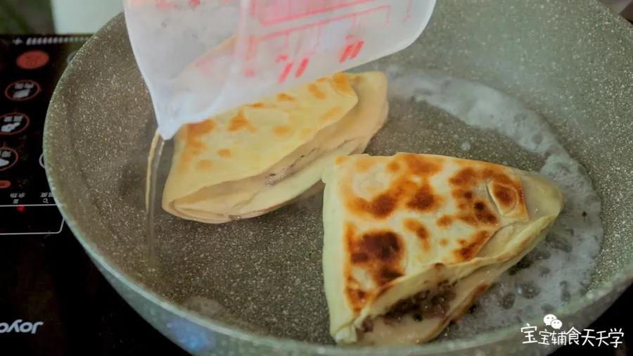 最后加入一点水加盖焖一下即可