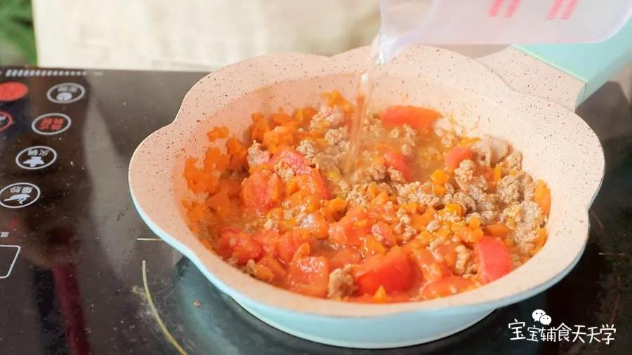 加入少量水焖煮