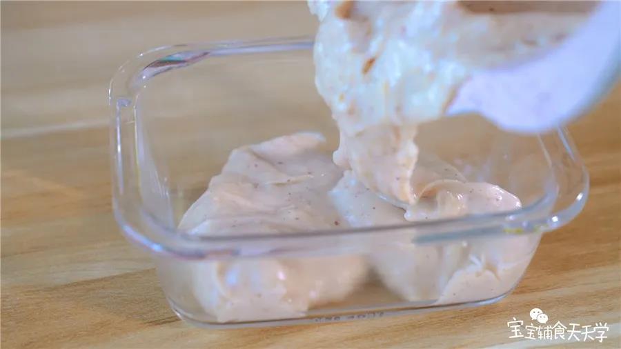 糊糊倒进玻璃容器里