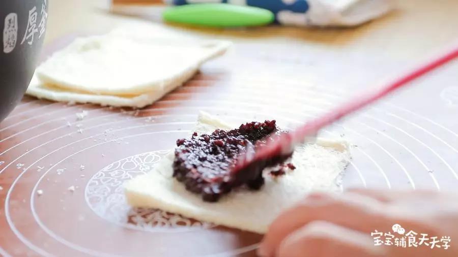 铺上一层紫米陷