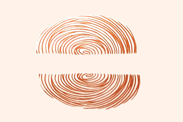 步骤2：再印一个同1对应的一半的指印，中间留一些距离的空白。