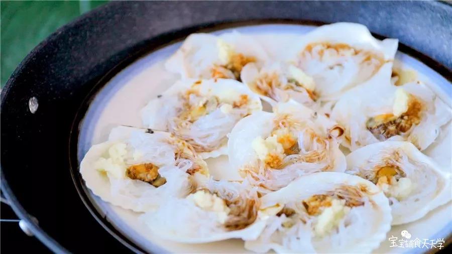 出锅后倒入一点生抽调味即可