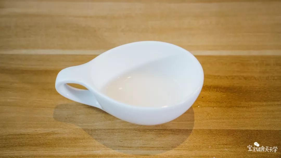淀粉用少量清水兑开成淀粉水