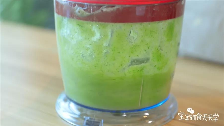 青瓜加入清水打泥