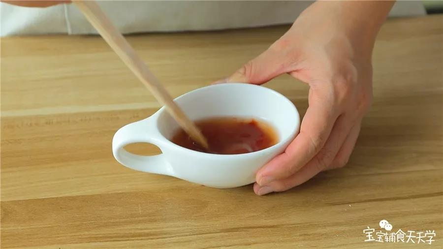 第4步：蕃茄酱用适量清水兑开