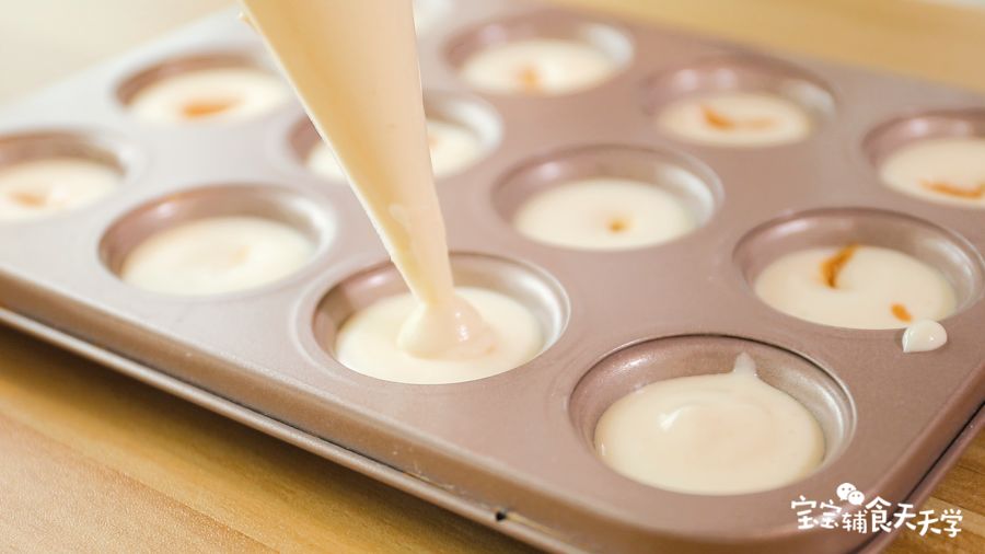 挤一点点面糊覆盖起来