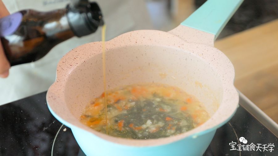 熬煮至适合的软烂度，最后关火加入一点食用油即可