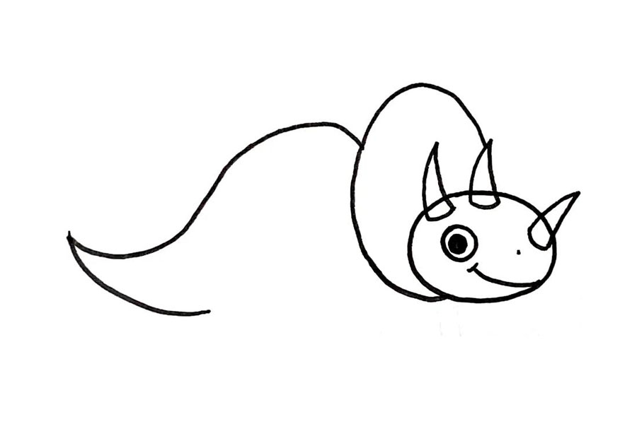 步骤5：接着，使用弧线画出三角龙的背部轮廓和尾巴，注意尾巴不要画太细哦。