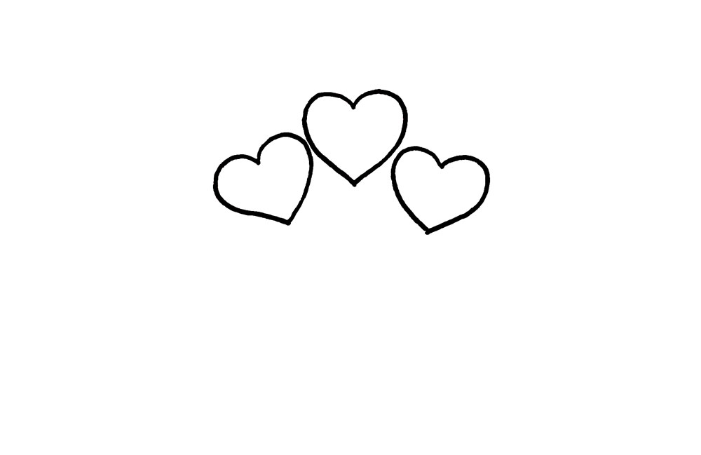 步骤2：接着，再画两个不同角度的桃心