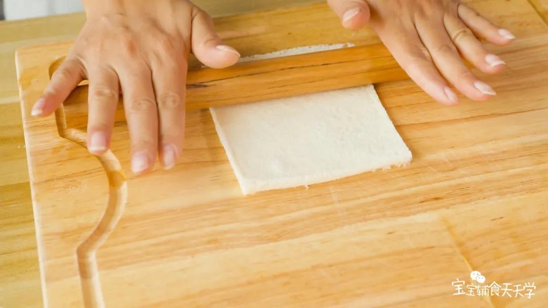 用擀面杖擀平