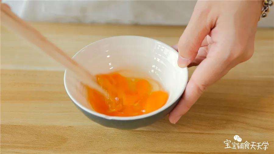 第7步：鸡蛋打散
