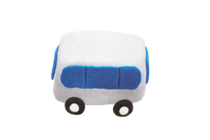 步骤3：把车窗和车轮粘在车身上，划出纹理。