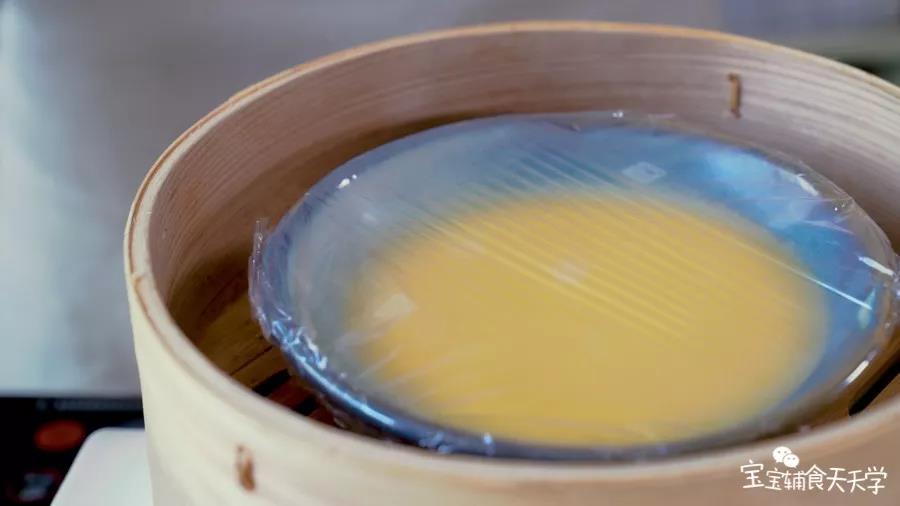 热水上锅，蒸10-12分钟