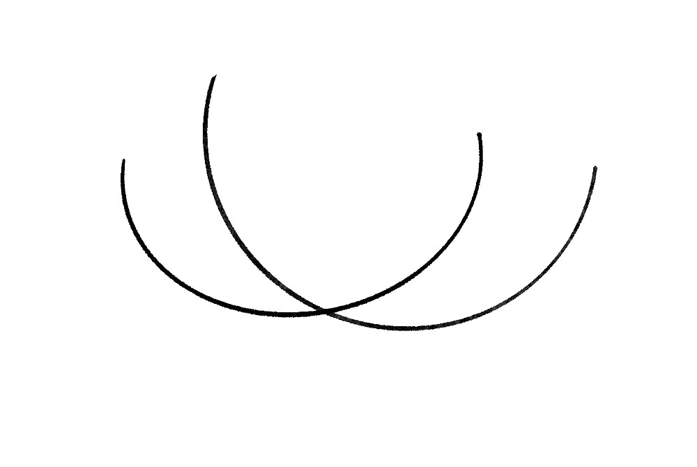 步骤2：然后，调整方向继续画半圆，如果觉得有难度也可以借助硬币或瓶盖等圆形工具。