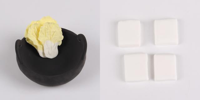 步骤7：把小白菜放到锅里，顺便再做几块豆腐，白色粘土切成块状就行啦。