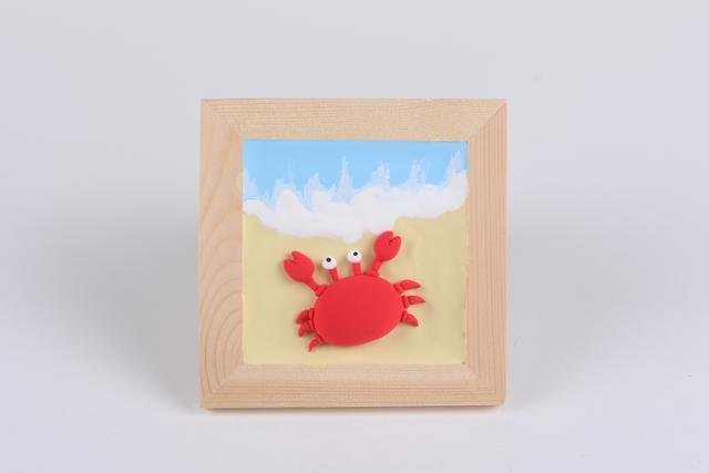 步骤8：最后做出螃蟹标志性的大钳子，这样螃蟹粘土画就做好啦！是不是很简单？大家可以进行亲子DIY哦