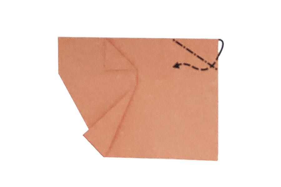 步骤7：沿虚线向内翻折