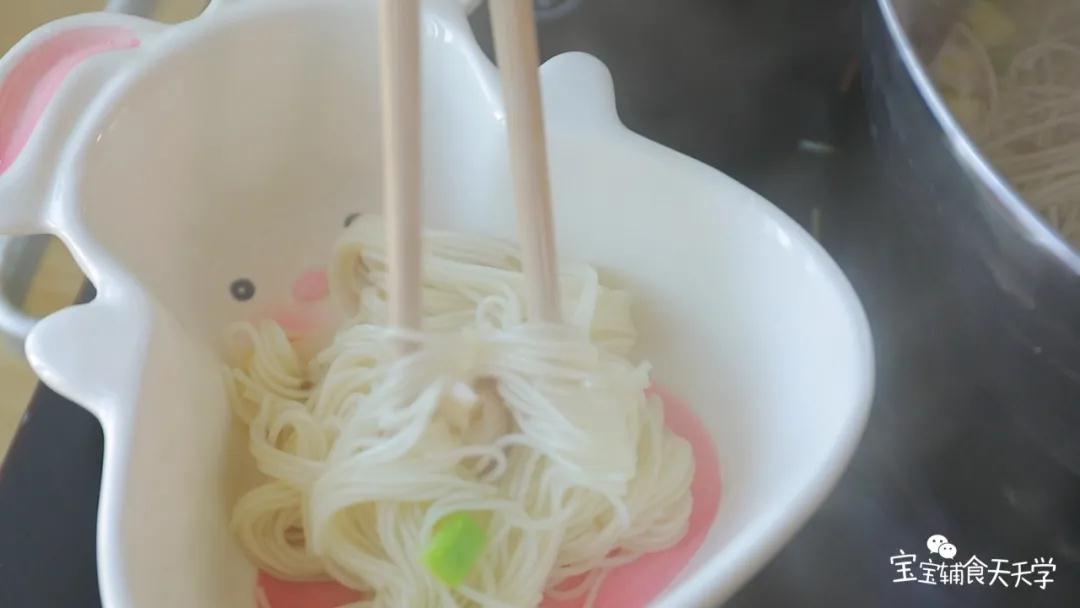 煮至所有材料软熟，滴入几点亚麻籽油，即可完成