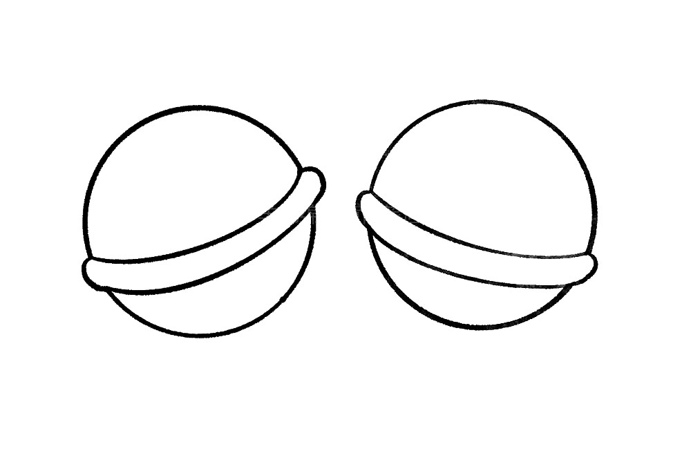 步骤4：然后我们再用相同的方法画出另一个糖果。