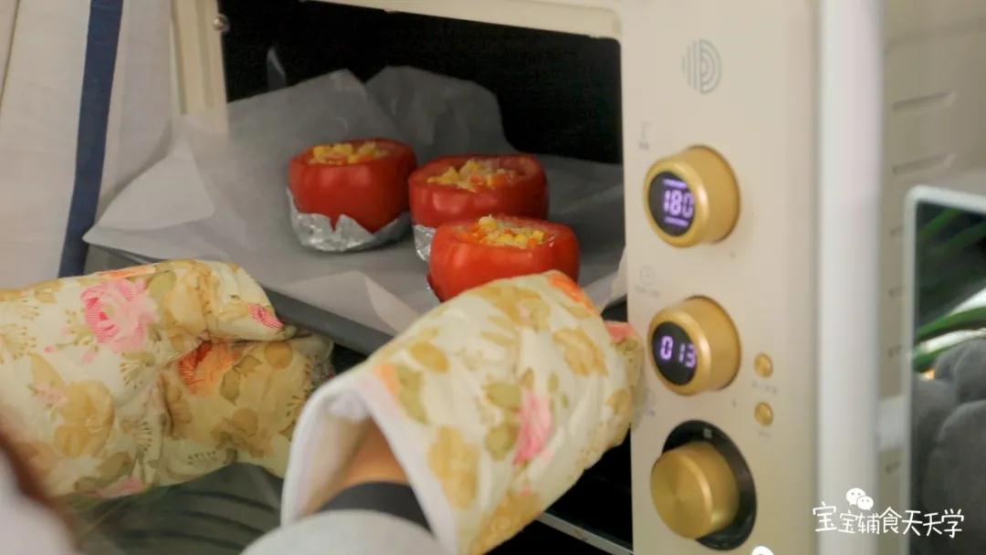 烤箱中层，180度15分钟左右即可