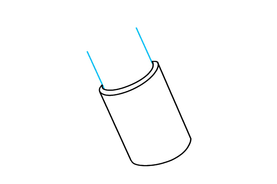 步骤4：画出从管子出来的两条直线。这将形成管子的上部或内部，下部被扭转以将唇膏拉入或拉出。