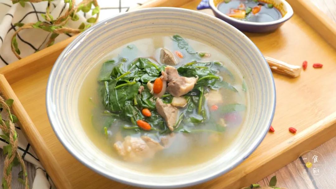 有肉有菜又有汤，再加一碗白饭，这一顿，省时省心又养生，完美！