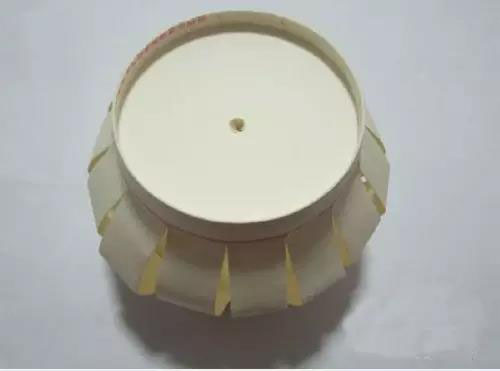 步骤11：底部开小洞