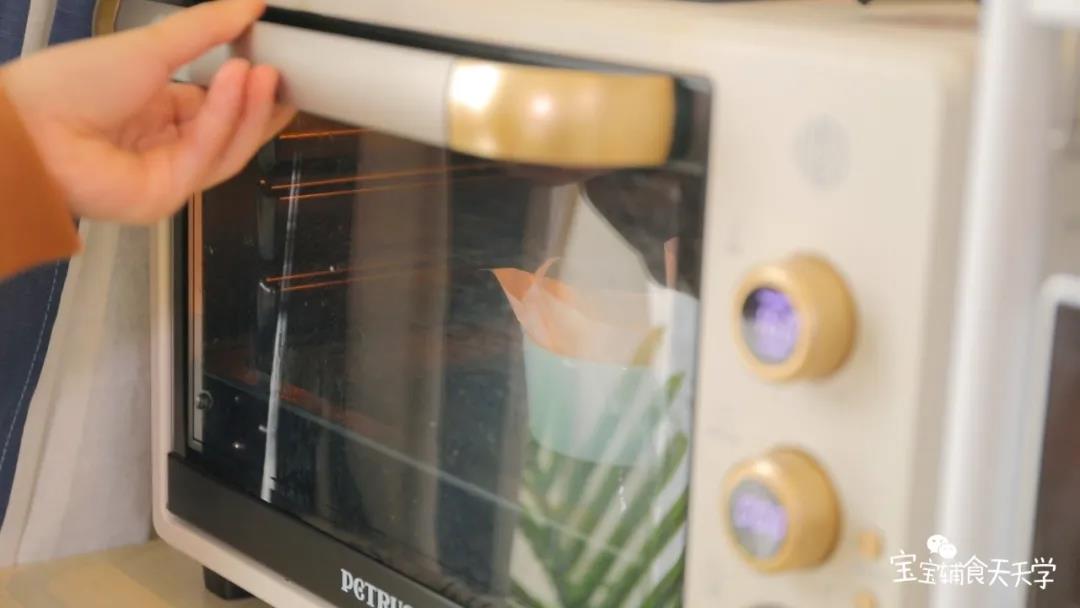 放入烤箱，烤180度30分钟