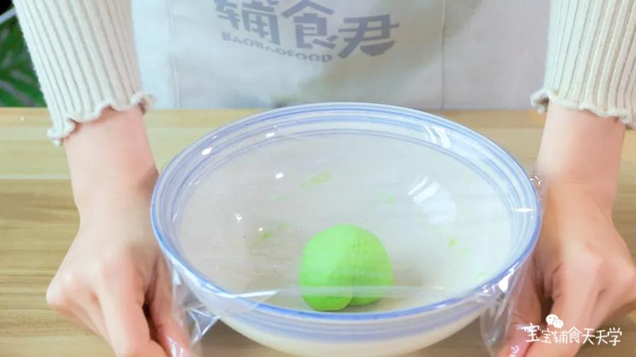 盖上保鲜膜松弛15分钟