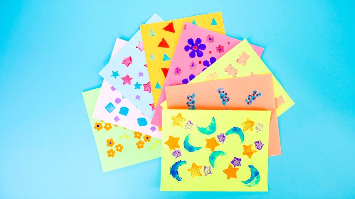 步骤4：在继续下一步之前，让您的风筝彩纸完全干燥。