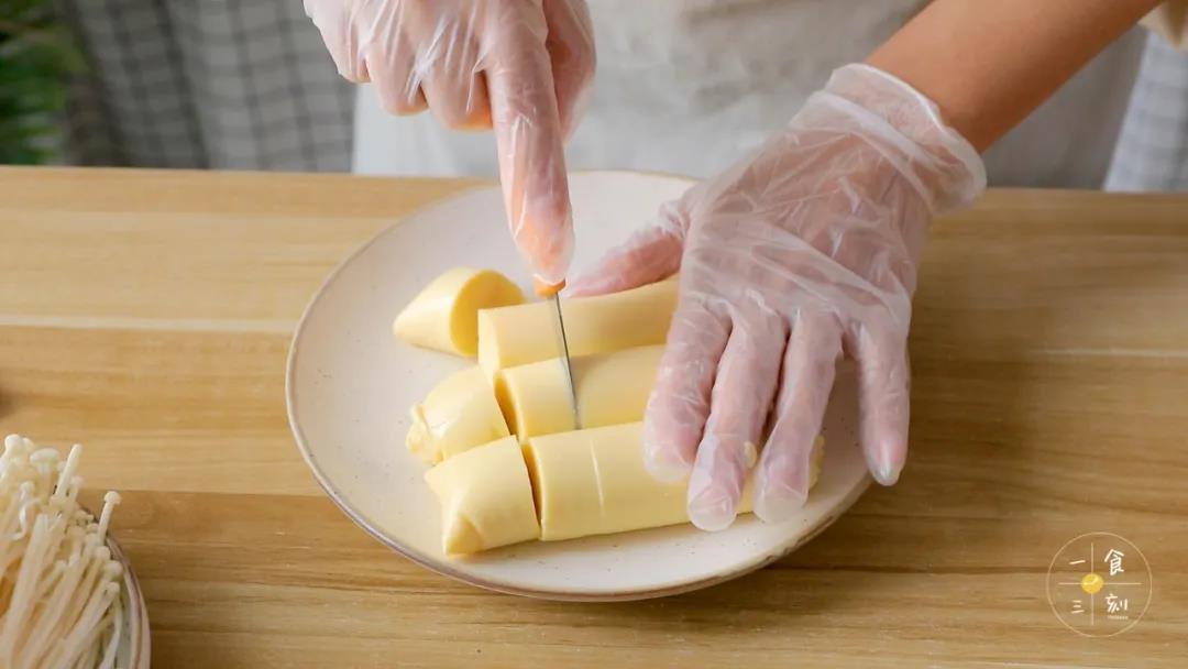 豆腐切块备用