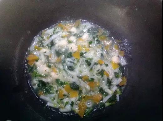 淋入少许油拌匀就可以了。