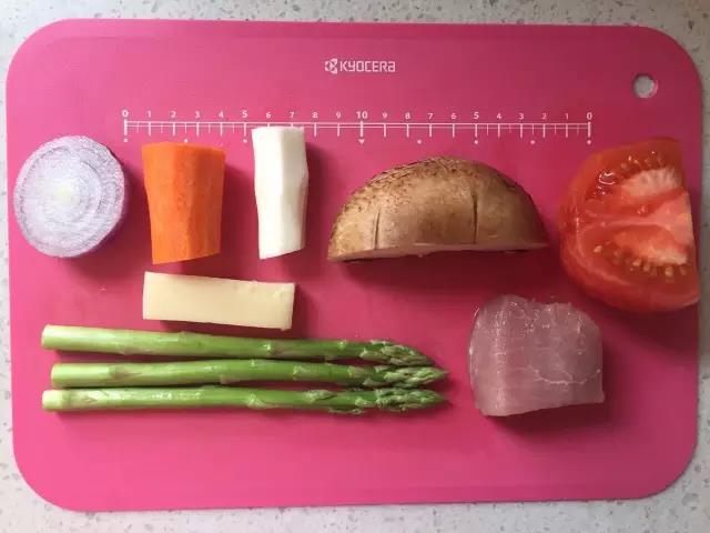 所有食材准备好。