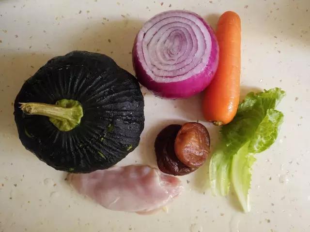 第1步：准备食材。