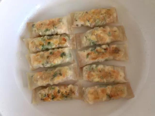 没有烤箱也可以用平底锅，馅料是生的，需要提前炒熟再包。