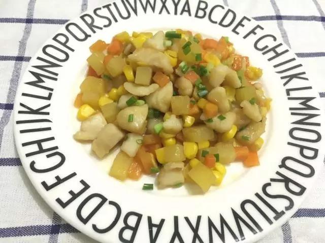 第9步：鱼肉炒着也好吃。