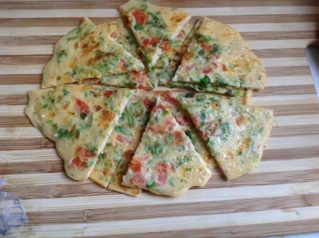 趁热取出切块就可以吃啦。