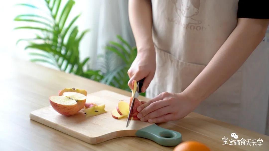 苹果、橙子、柠檬切小片