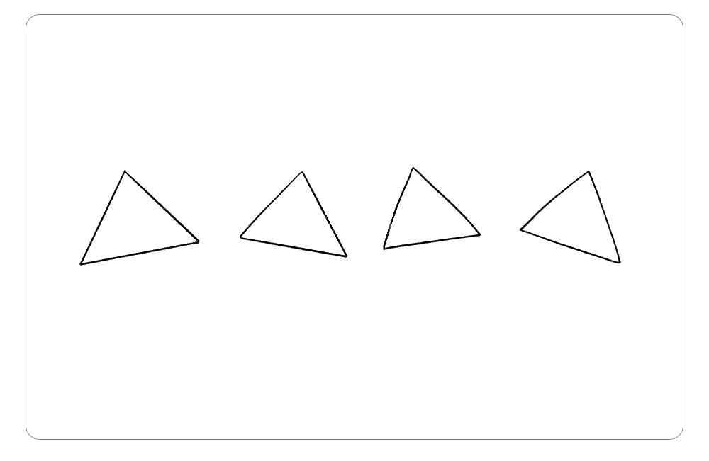 步骤1：首先，随意画四个三角形